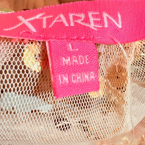 Sequin Embellished V-Neck Romper - Picture 5 of 9